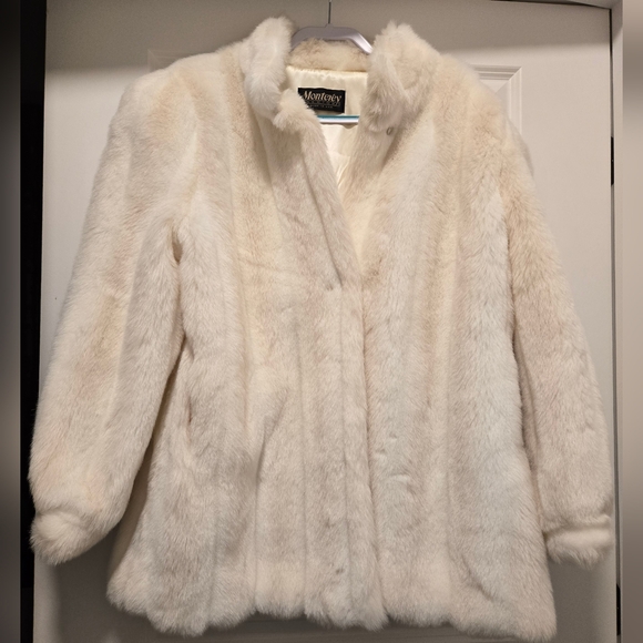 Monterey Fashions Women's Vintage Faux Fur Coat Cream/White - Size 1X